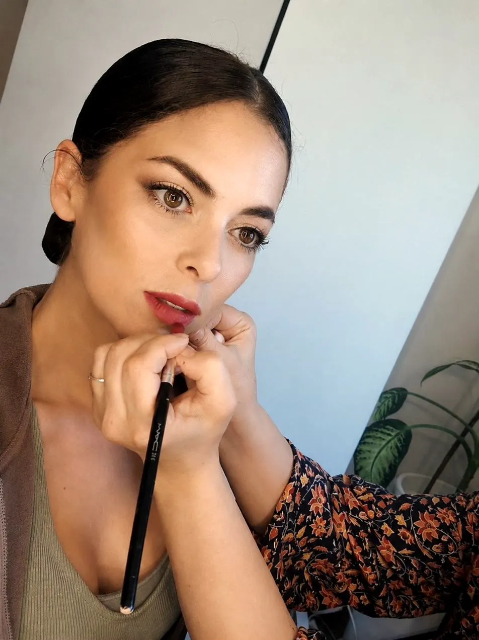 Retoque de labios antes de salir